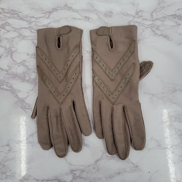 Isotoner by Aris Vintage Taupe Classic Driving gloves - Picture 1 of 9